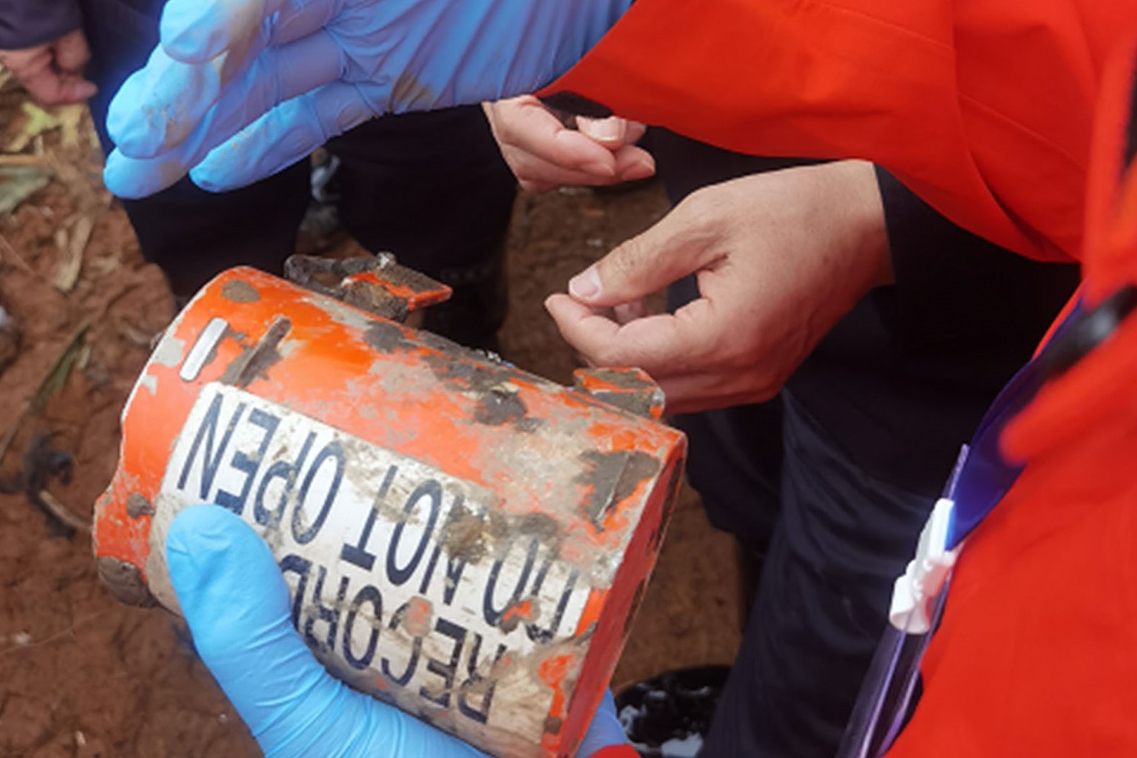 Trung Quoc cong bo bao cao so bo vu tai nan may bay lam 132 nguoi chet hinh anh