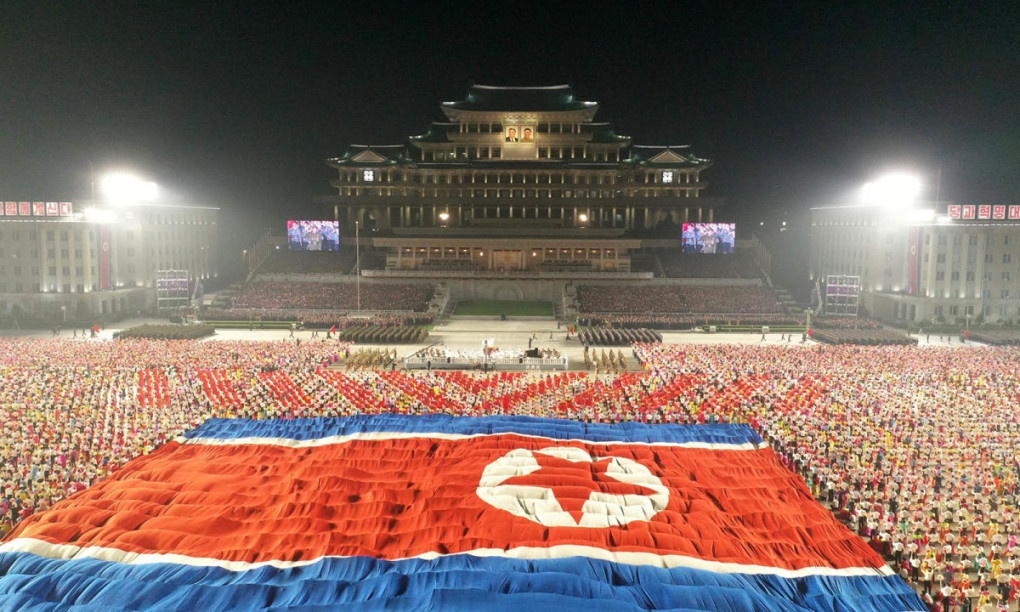 Trieu Tien dieu binh quy mo lon trong dem hinh anh