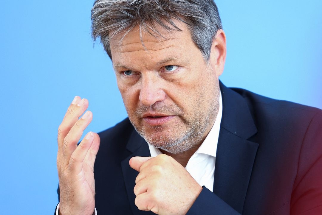 Duc khang dinh co the chong choi khi EU cam van dau mo Nga hinh anh