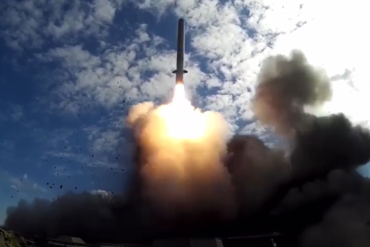 Nga tung video pha huy to hop HIMARS o Donetsk hinh anh