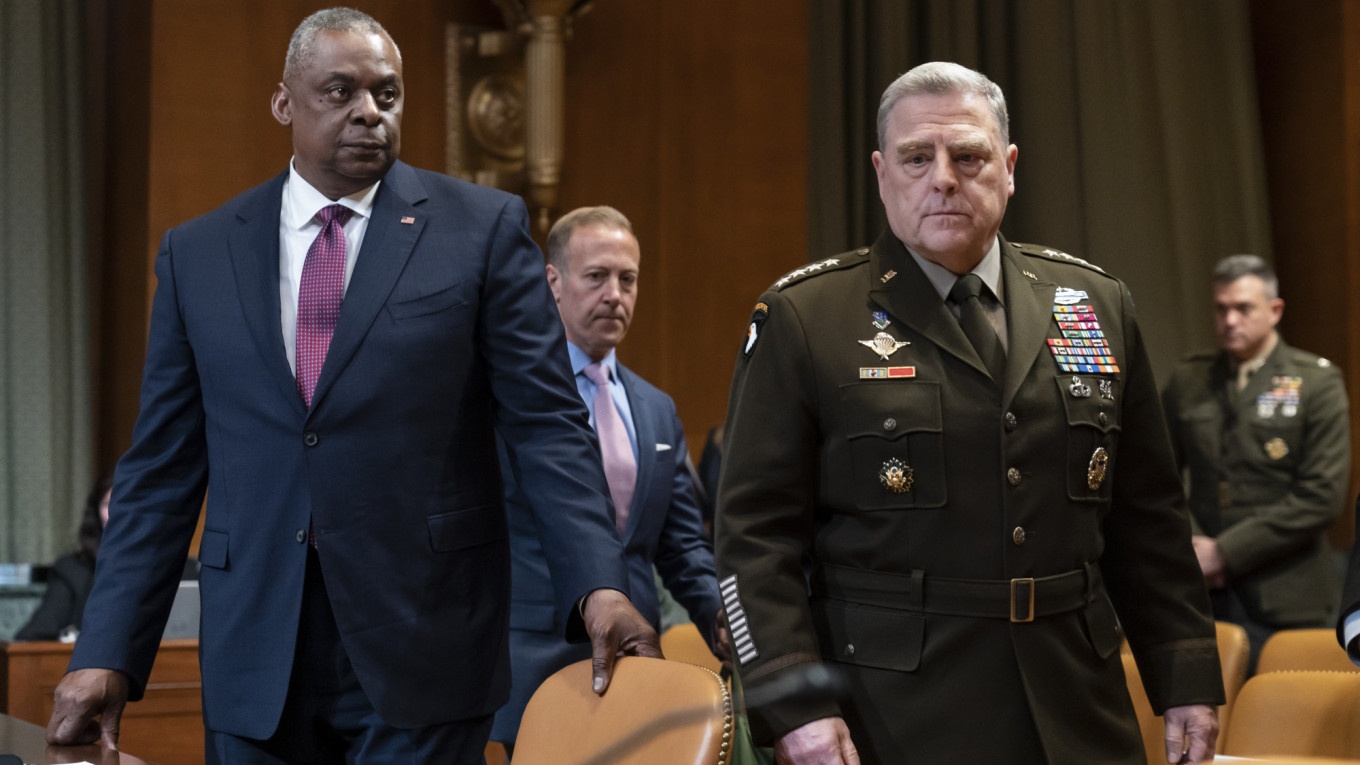 Tinh bao My chia se voi Ukraine anh 2