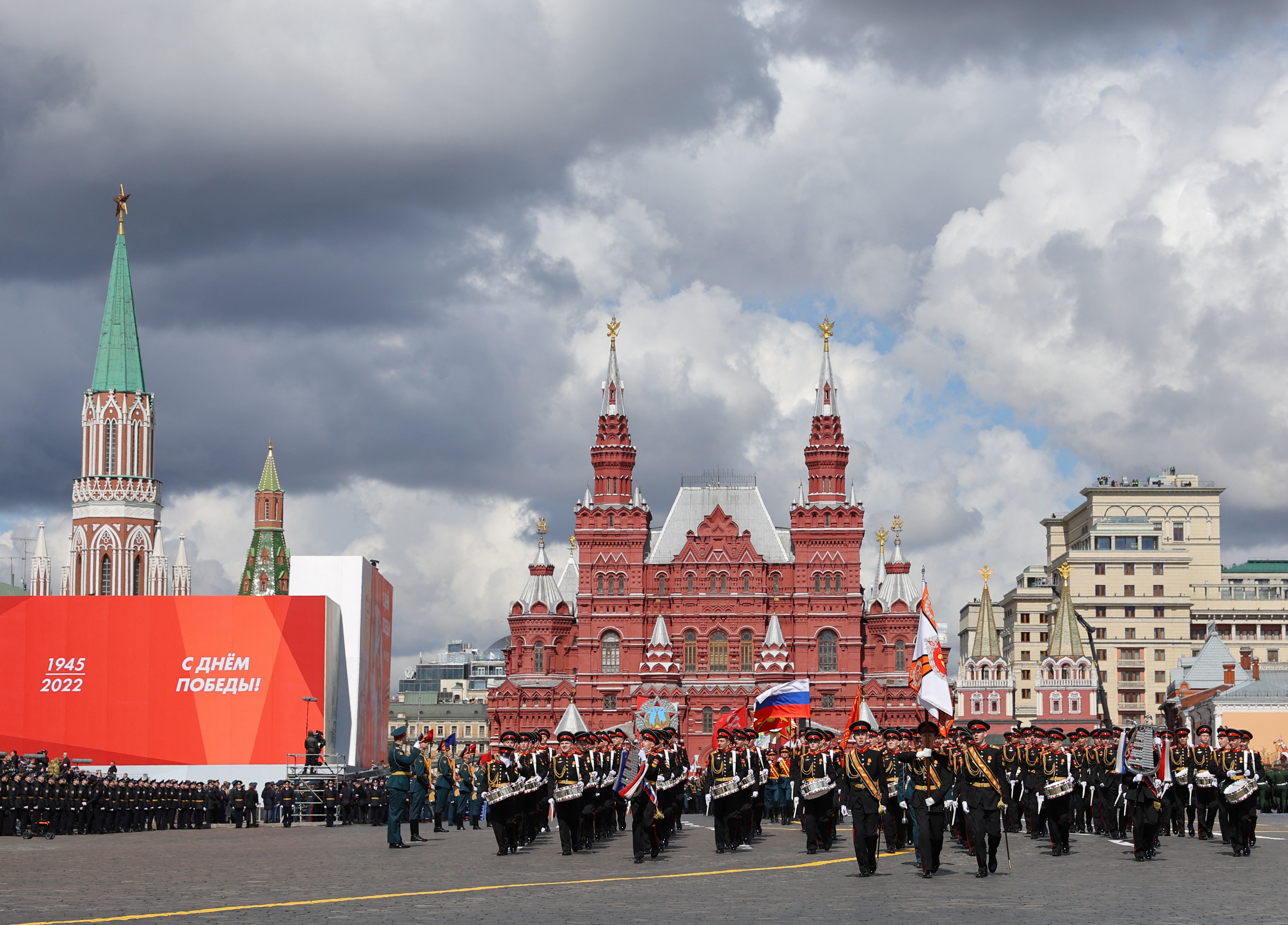 Nga dieu binh ngay chien thang anh 8