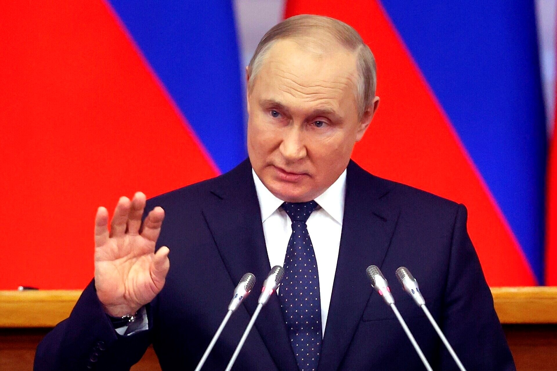 Tong thong Putin bo nhiem 5 thong doc cung luc hinh anh