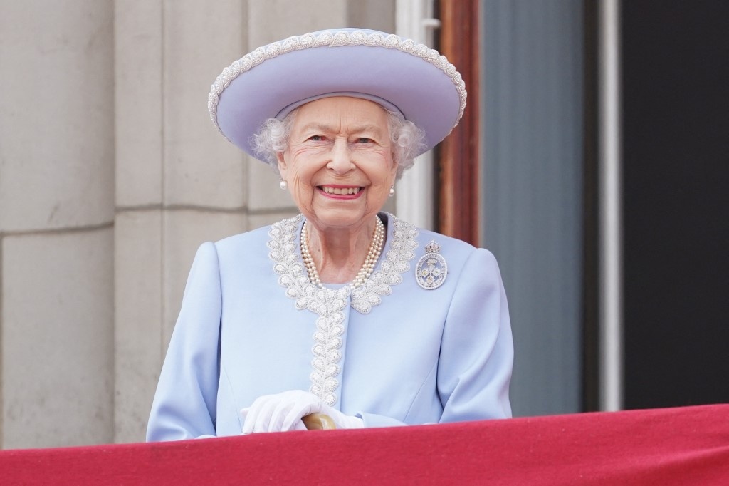 82 phat dai bac mung Dai le Bach kim cua Nu hoang Elizabeth II hinh anh