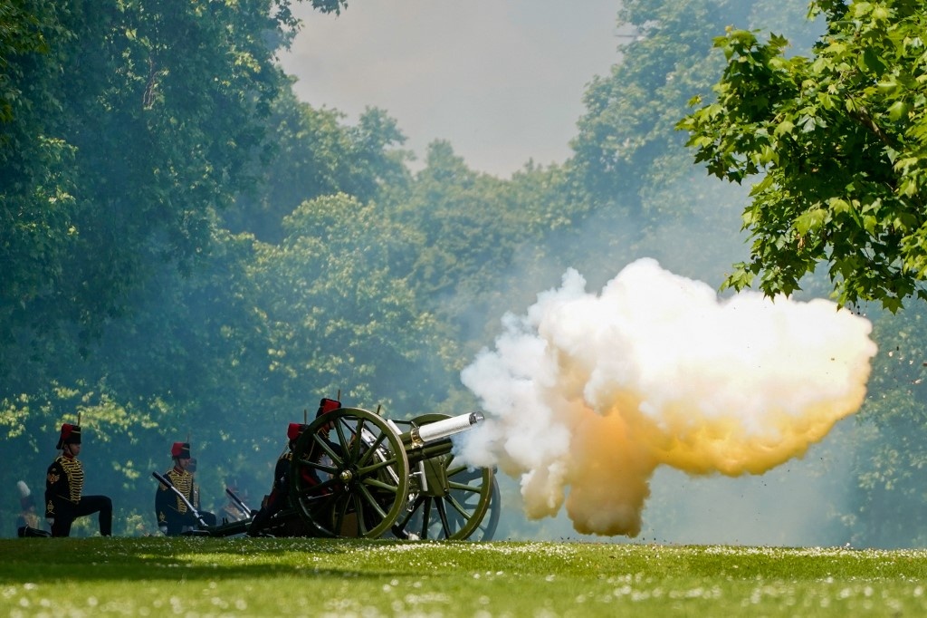 dieu hanh mung dai le bach kim cua nu hoang anh anh 7