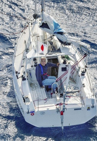 nguoi gia nhat di thuyen mot minh qua thai binh duong anh 1