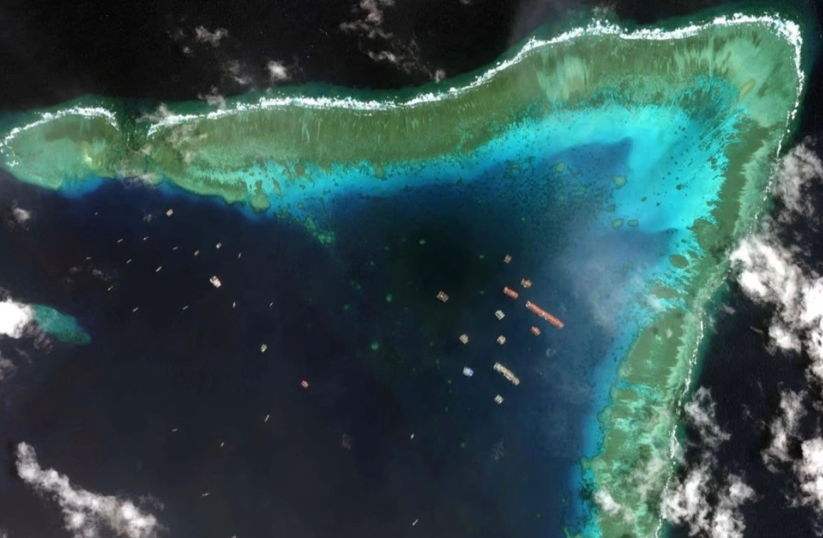 Philippines gui cong ham phan doi hon 100 tau Trung Quoc tai da Ba Dau hinh anh