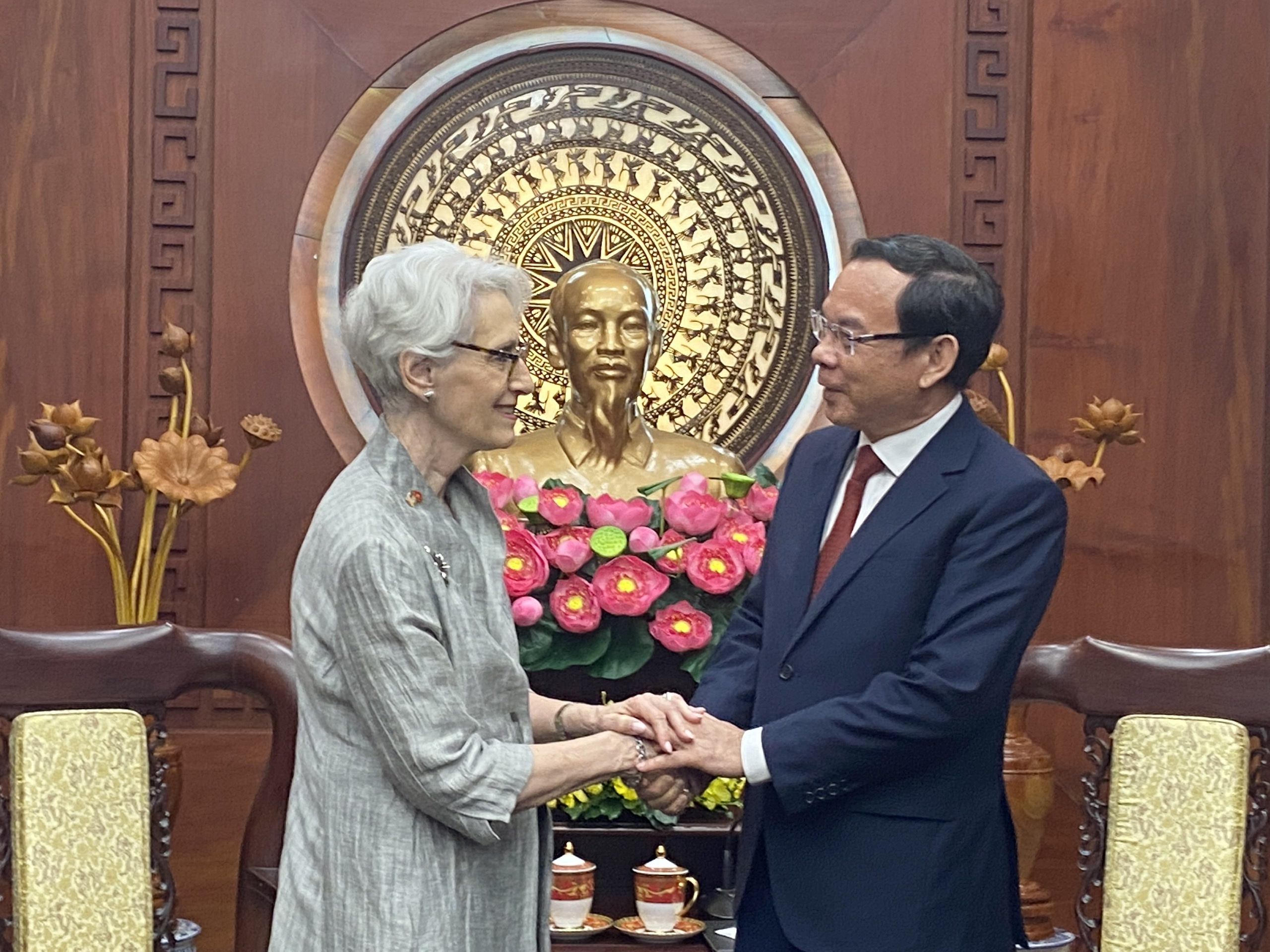 bi thu tp.hcm tiep thu truong my anh 1