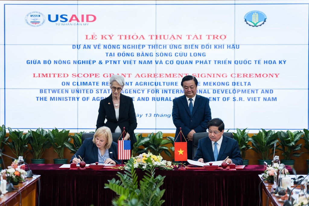 hop tac giua viet nam va my anh 2