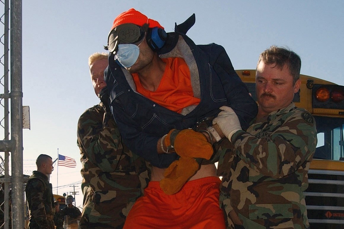Hinh anh nhung tu nhan dau tien tai Guantanamo sau 20 nam an giau hinh anh