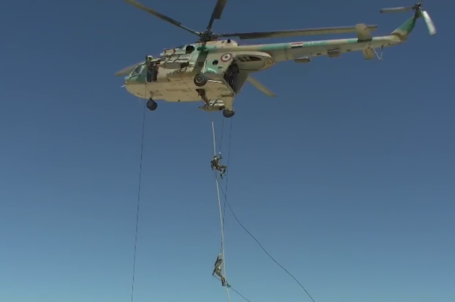 Video quan doi Nga tap tran cung Luc luong Manh ho Syria hinh anh