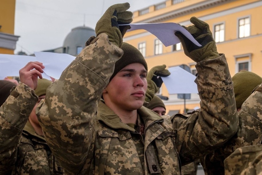 TASS: Nhieu binh si Ukraine dau hang tai Sievierodonetsk hinh anh