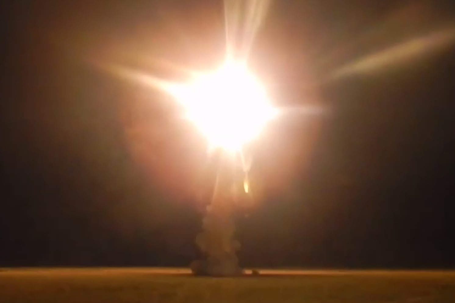 Nga tung video to hop ten lua 'la chan thep' tan cong ha tang Ukraine hinh anh