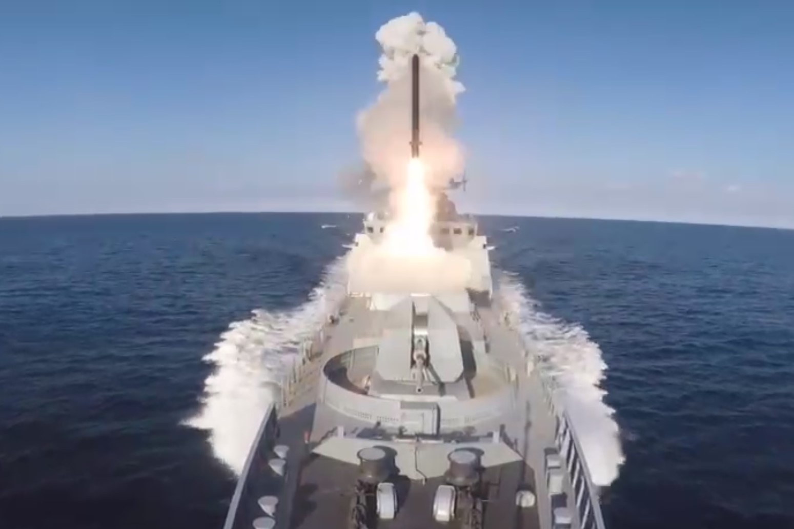 Nga tuyen bo tap kich ten lua vao cuoc hop cua Khong quan Ukraine hinh anh