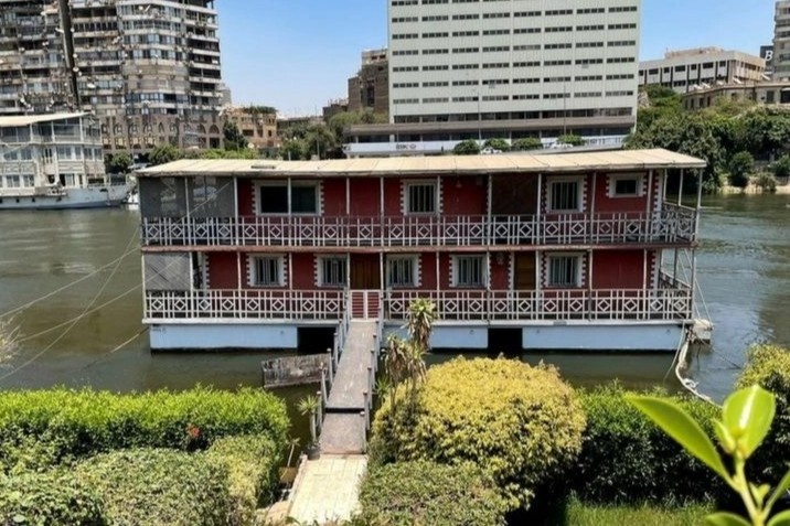 Hang loat nha noi tren song Nile bi pha huy hinh anh