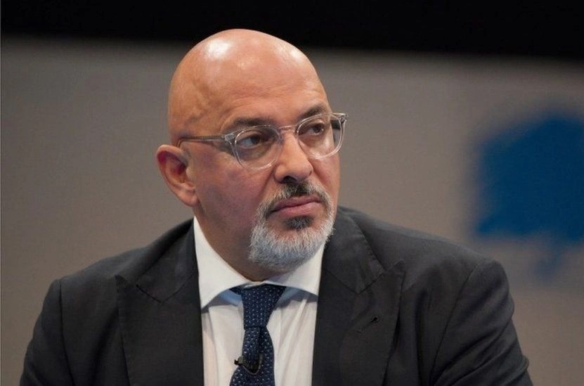 Tan bo truong Tai chinh Anh giuc Thu tuong Johnson tu chuc ngay hinh anh