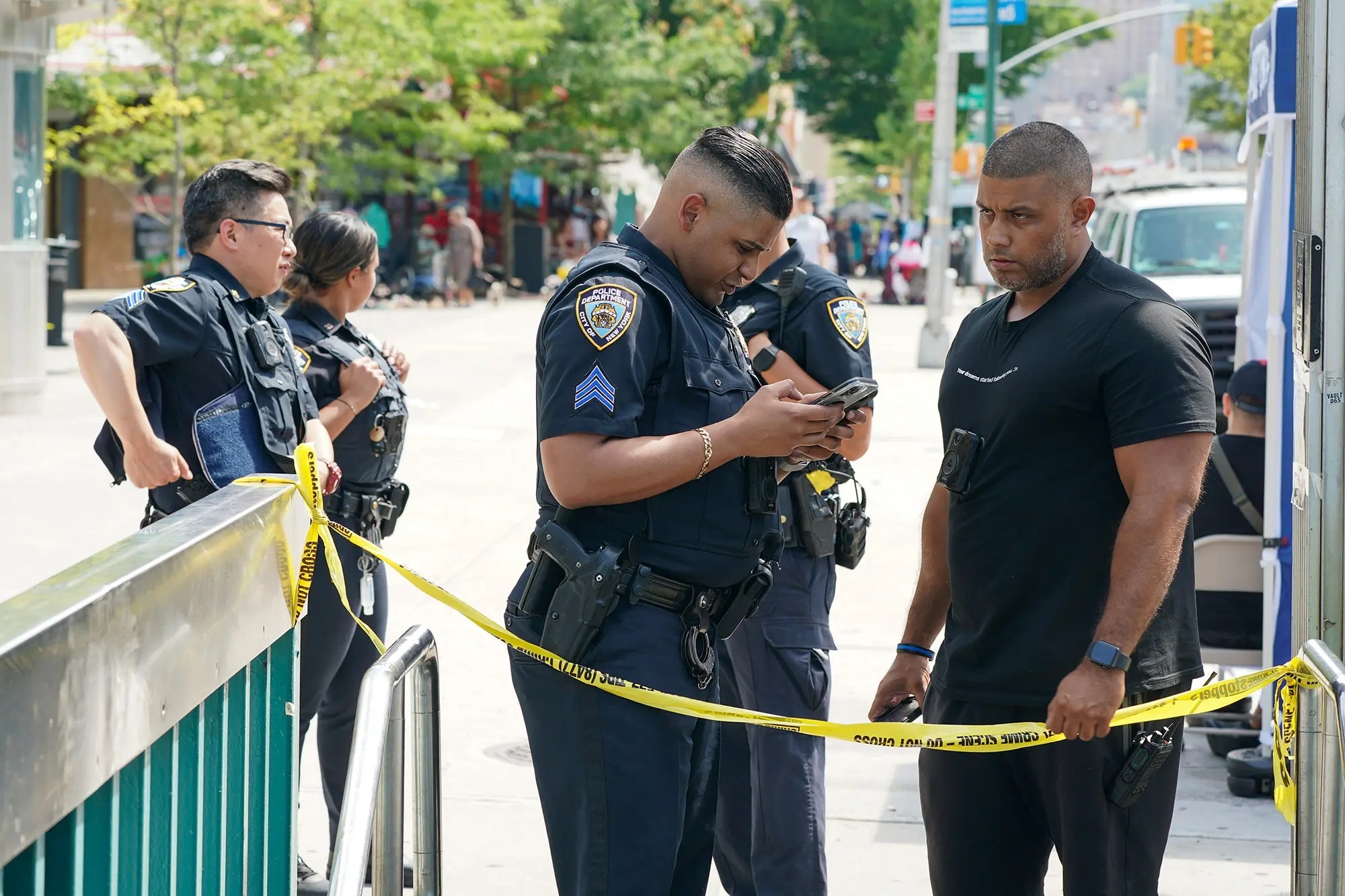 Be trai 14 tuoi bi dam chet o ga tau dien ngam New York hinh anh