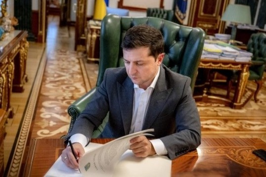 Ukraine sa thai hang loat dai su hinh anh