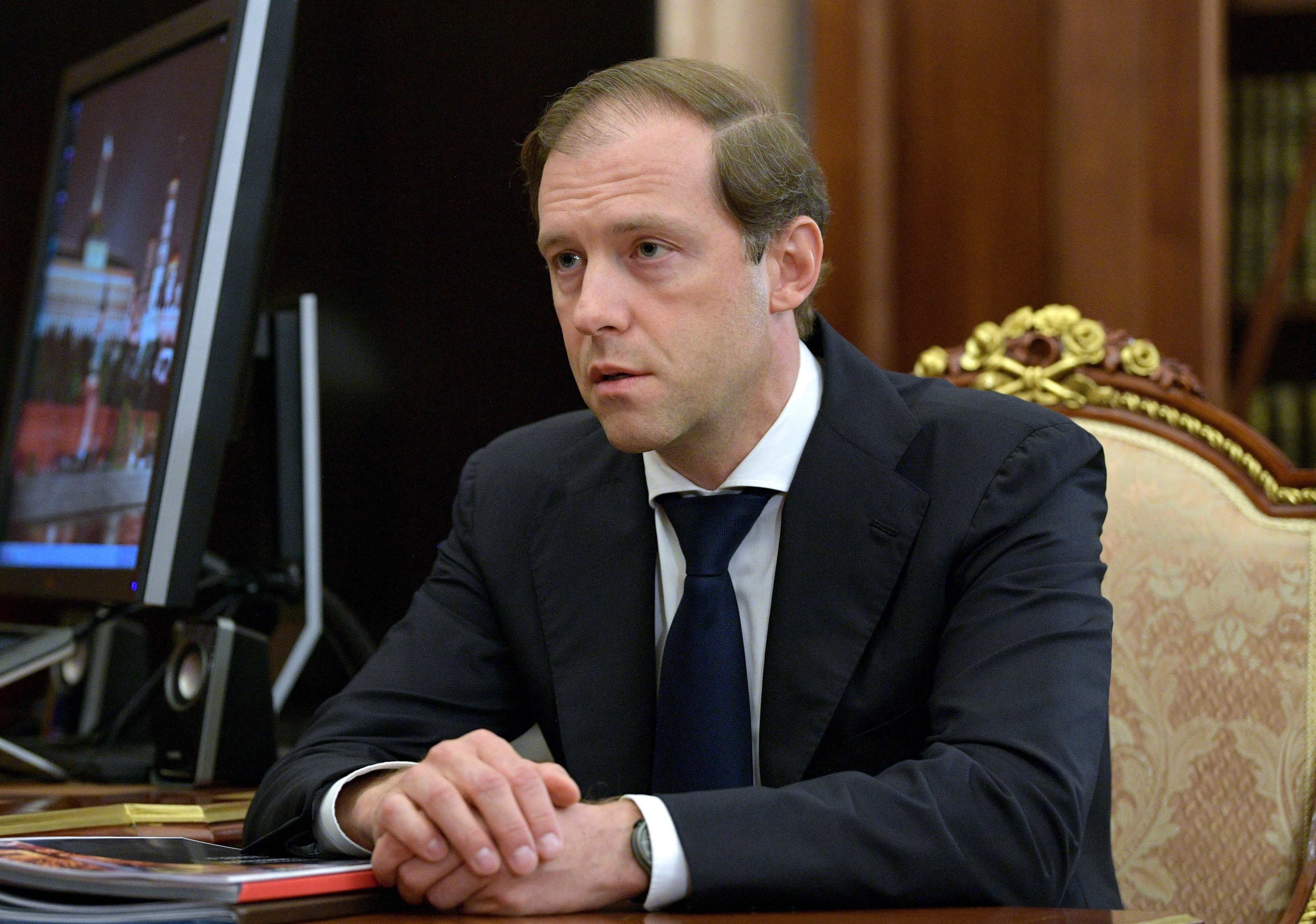 nga co 11 pho thu tuong anh 1