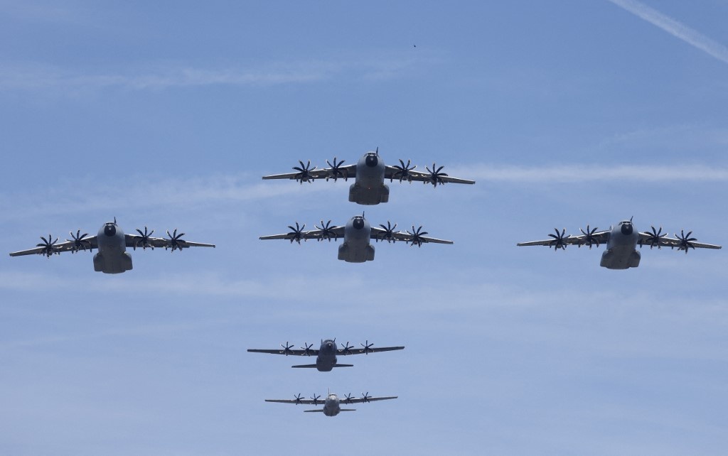 dieu binh quoc khanh phap anh 9