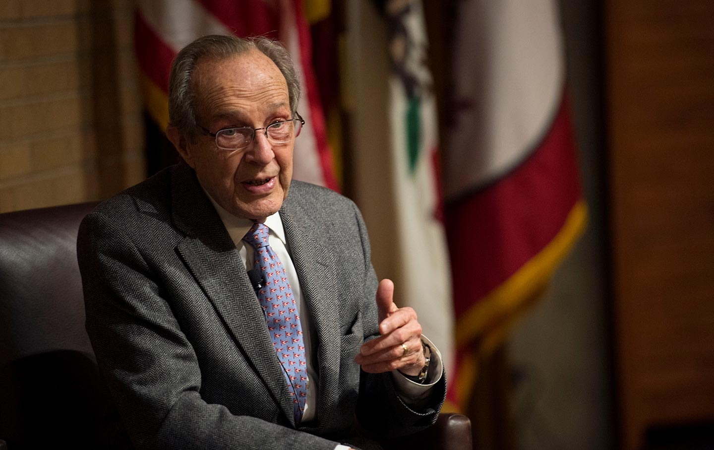 ba pelosi cong du chau a anh 3