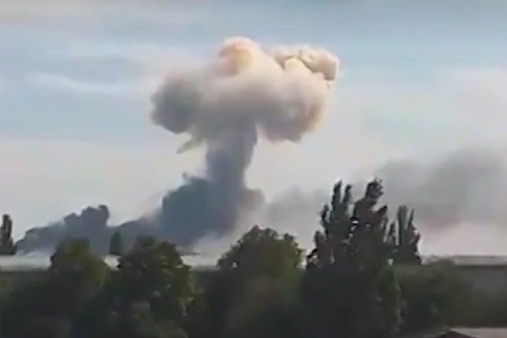 No lon o can cu khong quan tai Crimea hinh anh