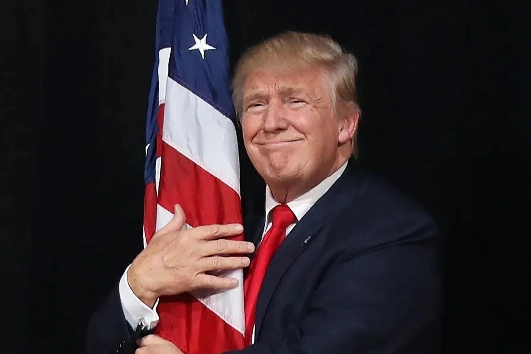 Ong Trump duoc loi nho IRS 'ngu quen tren tay lai' hinh anh