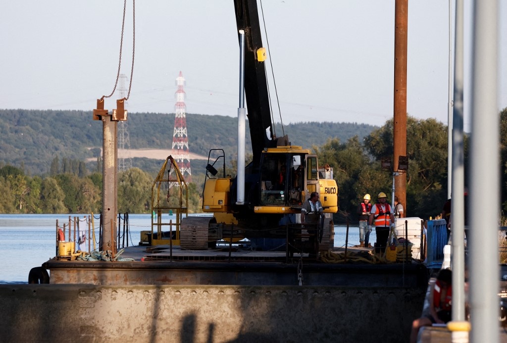 ca voi mac can o phap anh 9