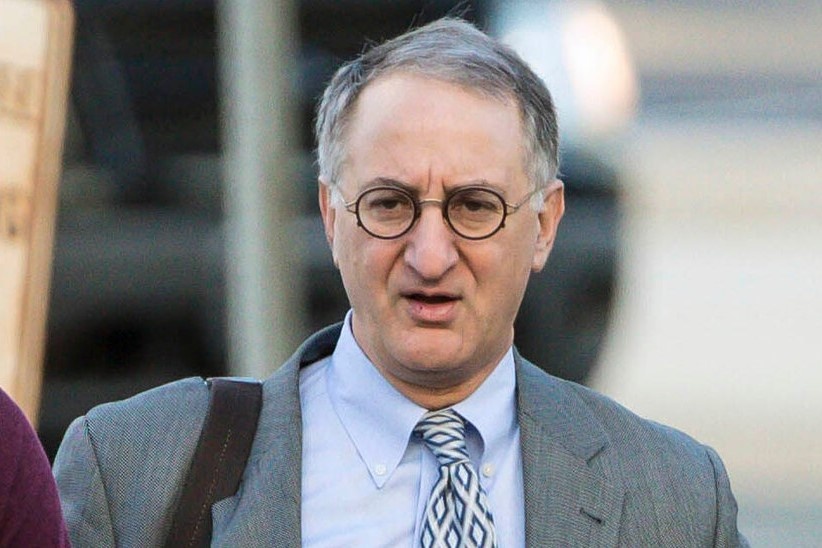 Vi tham phan 'nhan nut' cho FBI kham nha ong Trump hinh anh