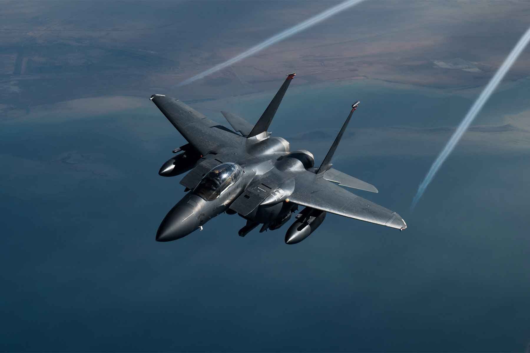 Can cu My tai Syria bi khong kich hinh anh