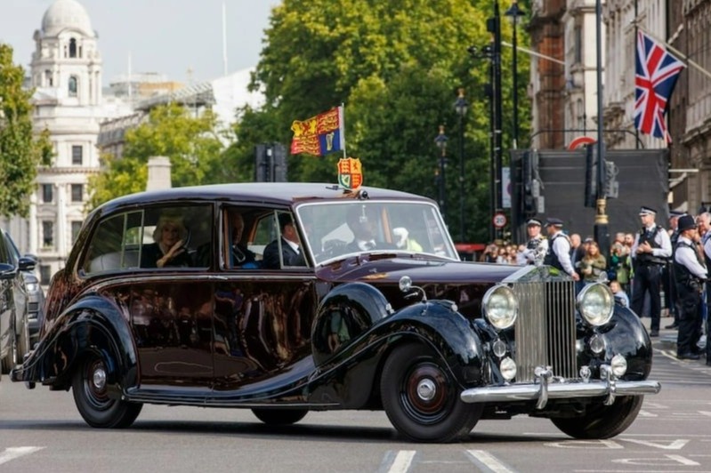 Chiec Rolls-Royce di cung 70 nam tri vi cua nu hoang Anh hinh anh