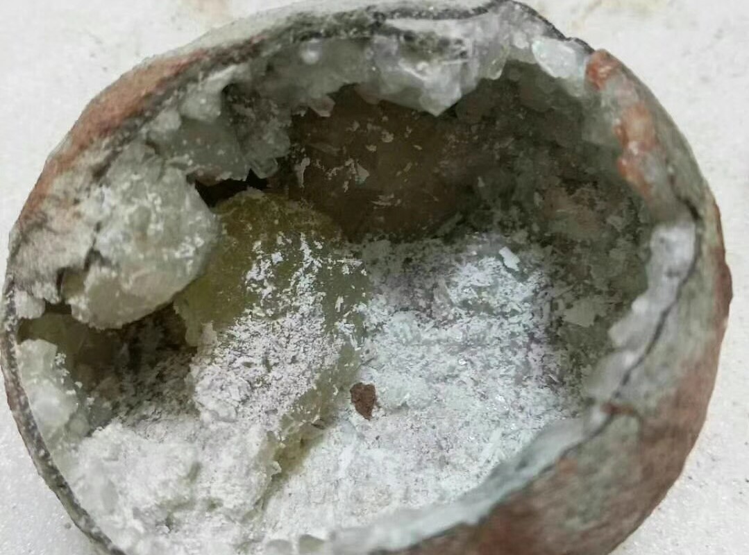 Phat hien trung khung long chua pha le tai Trung Quoc hinh anh