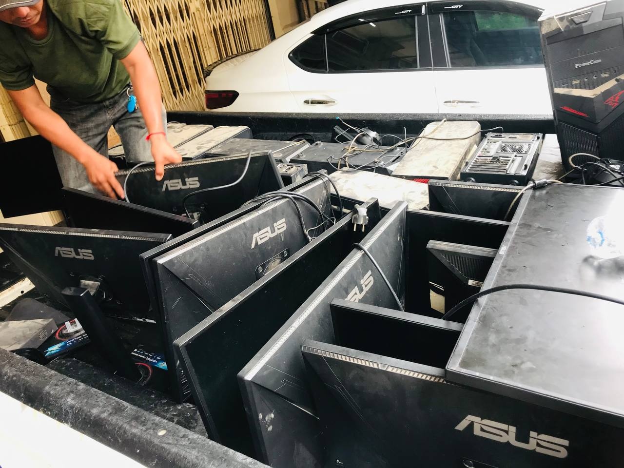 campuchia tran ap danh bac anh 1