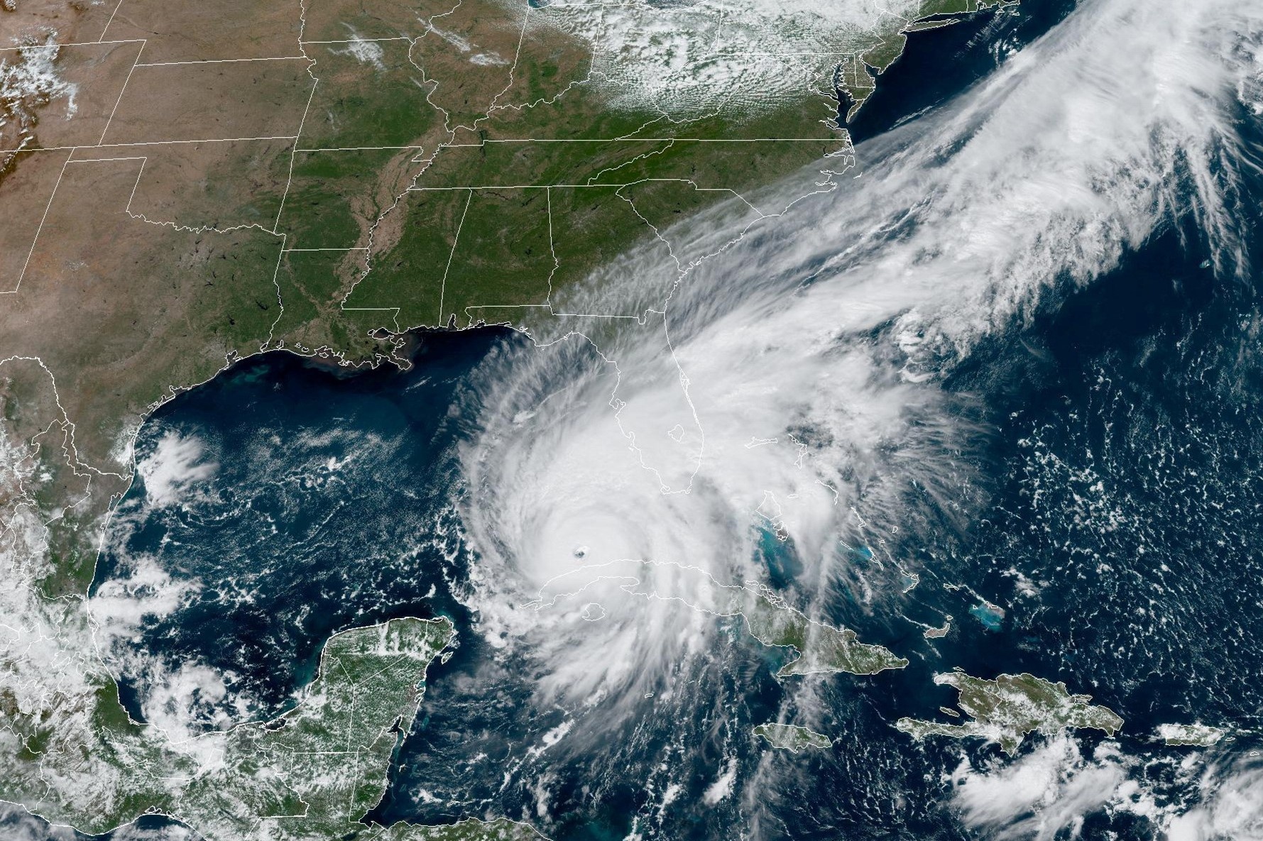 Vi sao the gioi goi Noru la typhoon, bao Ian lai la hurricane hinh anh
