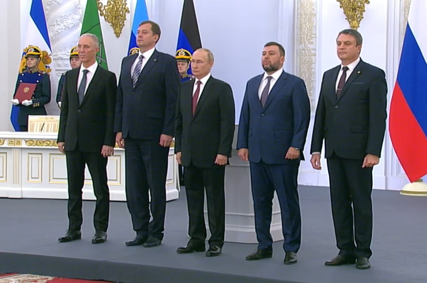 nga sap nhap lanh tho anh 1