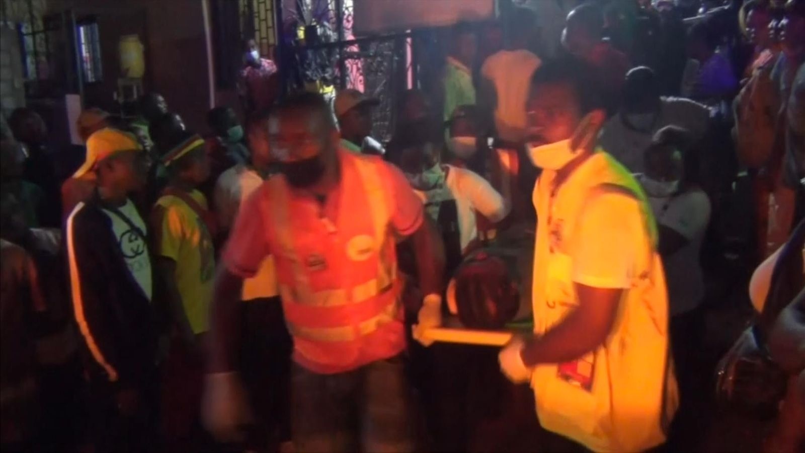 bao loan san van dong anh 1