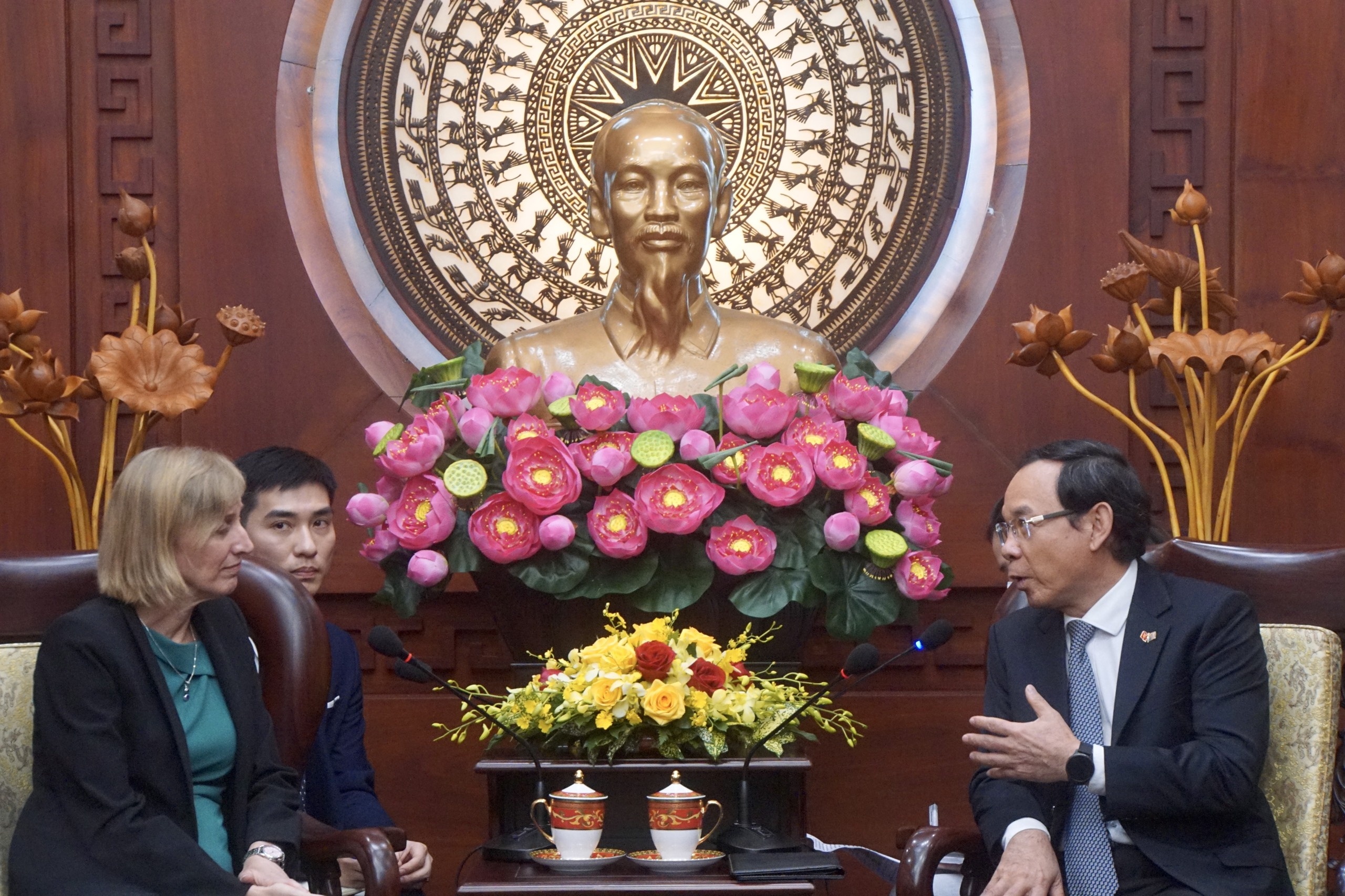 Tan tong lanh su My tai TP.HCM: Thuong mai la uu tien hang dau hinh anh