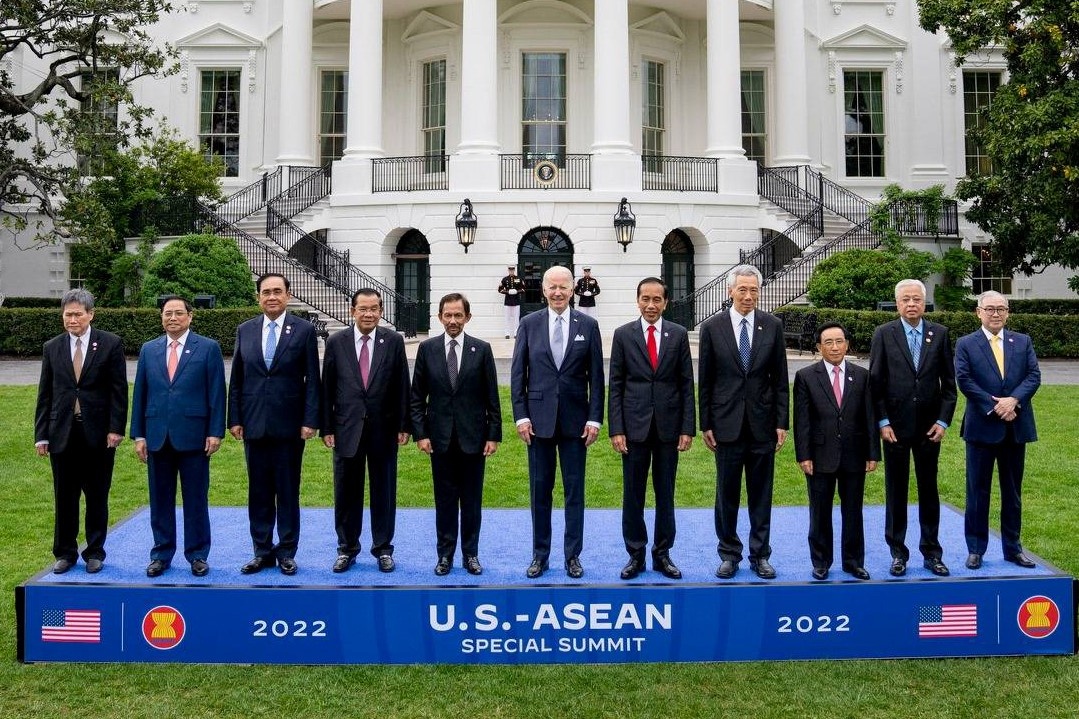 Dong Nam A ban ron voi loat hoi nghi thuong dinh trong mot thang hinh anh