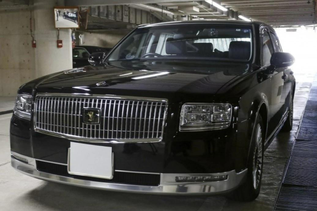 Thong doc tinh Yamaguchi bi buoc hoan tra tien mua xe sang hinh anh