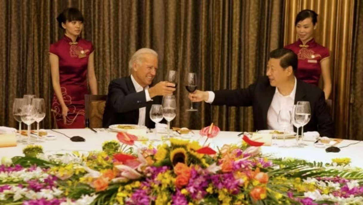 Sau 11 nam, cuoc gap giua hai ong Tap - Biden da thay doi hinh anh