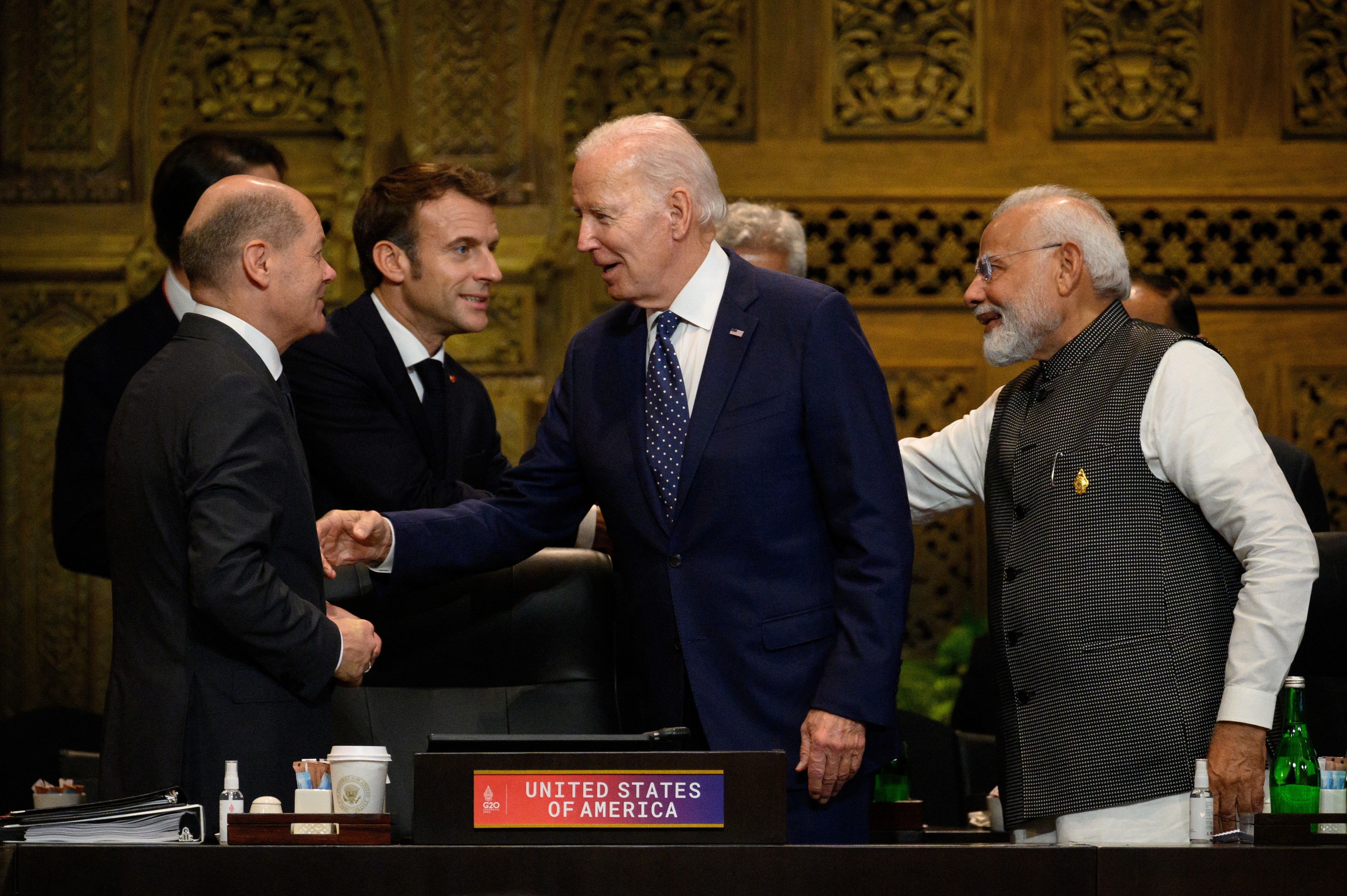 Nhung anh mat khap the gioi dang tap trung vao Bali hinh anh