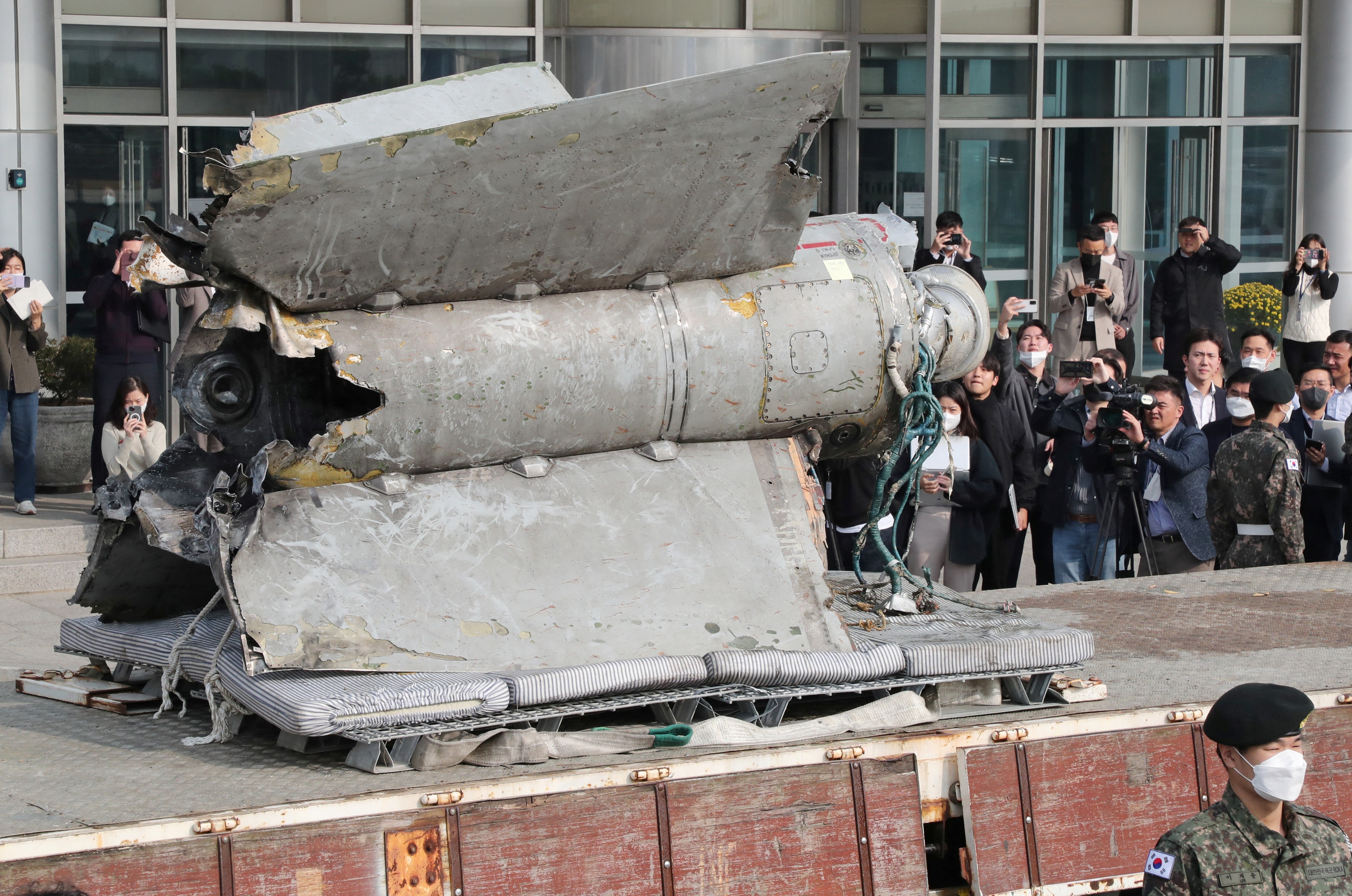 trieu tien ban ten lua anh 1