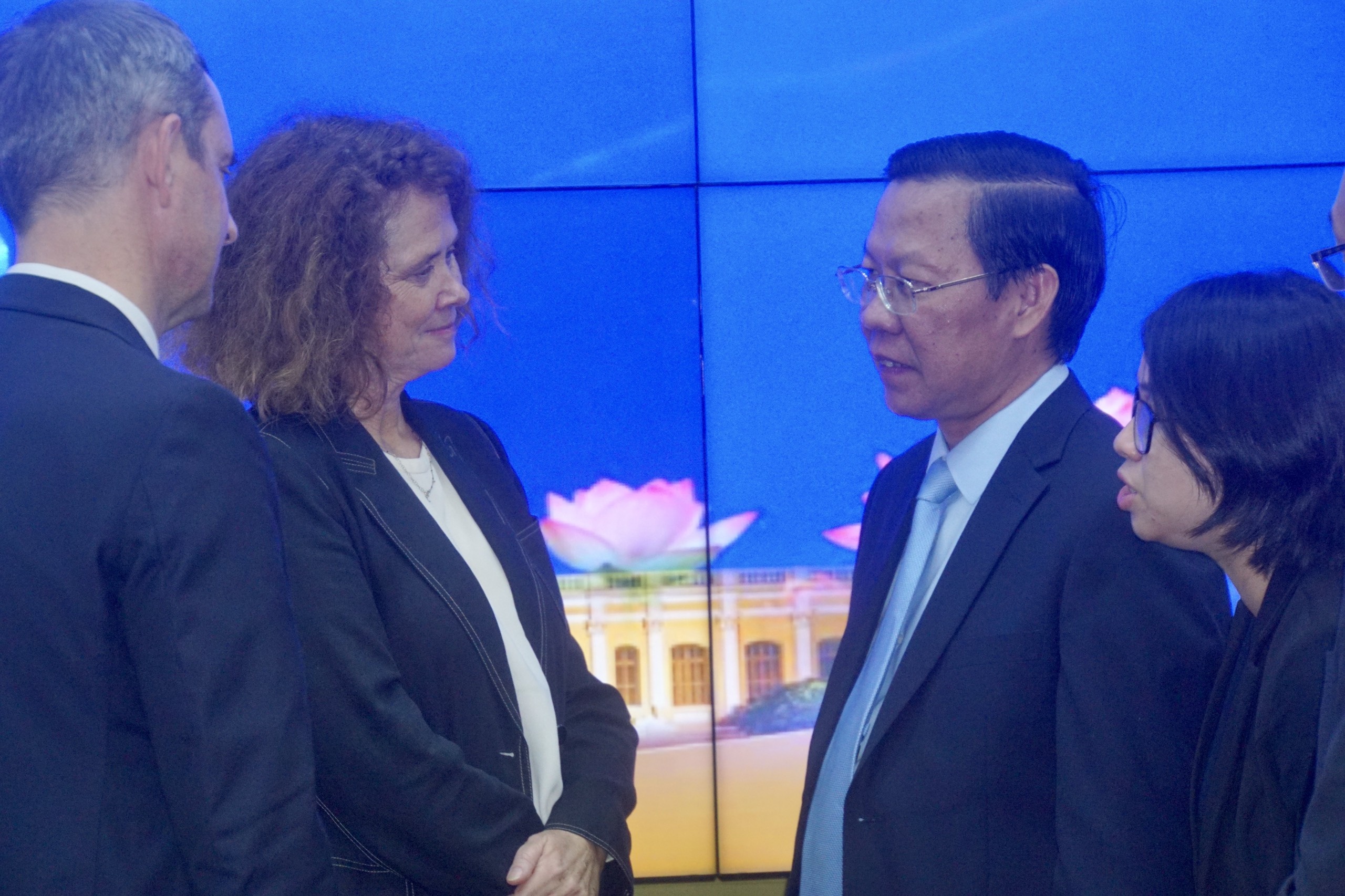 Co che hop tac TP.HCM - WB la mo hinh kieu mau hinh anh