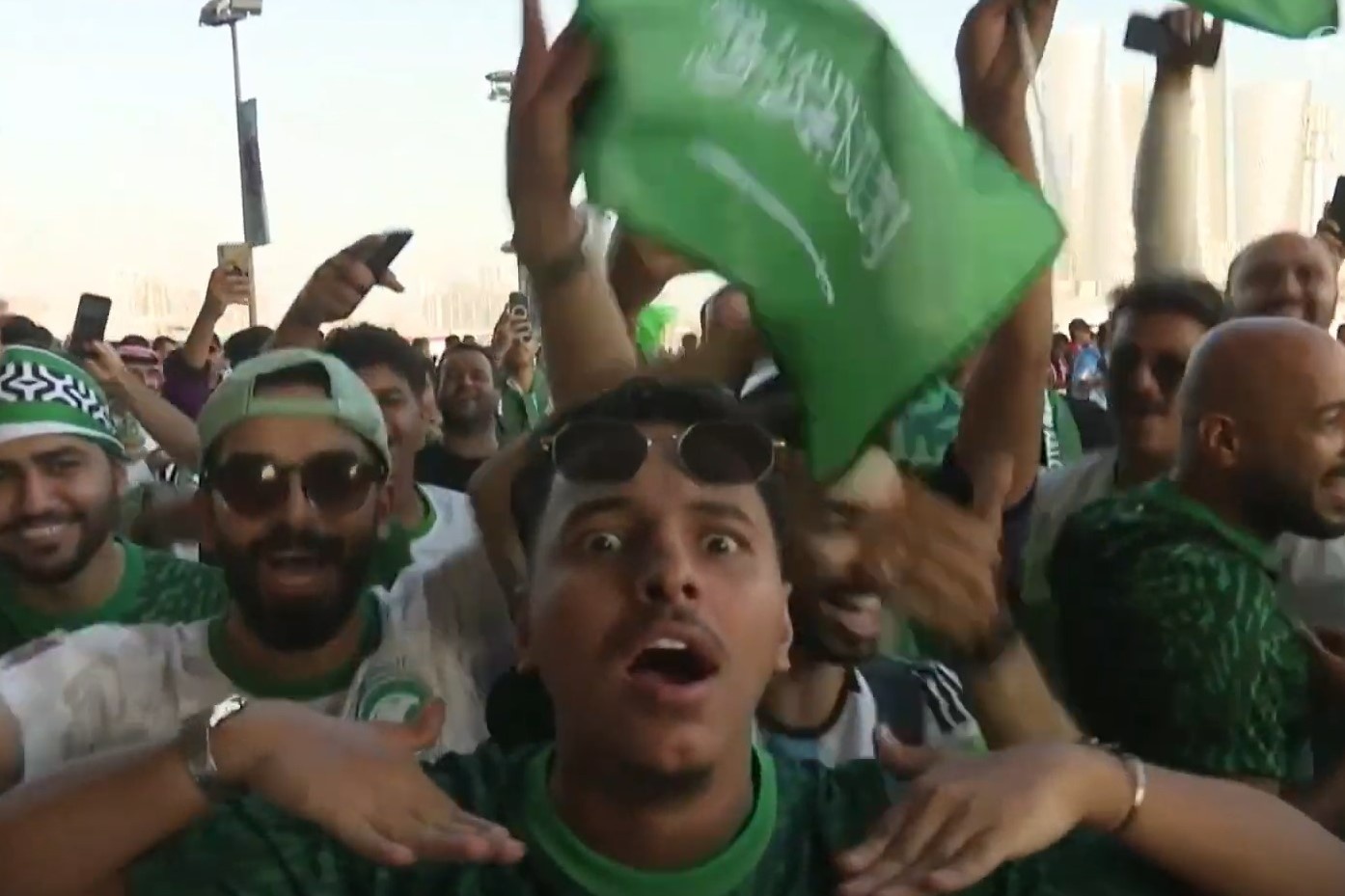 CDV Saudi Arabia: 'Messi, anh o dau?' hinh anh