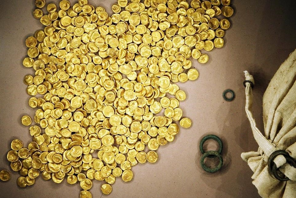 Cat mang, trom kho xu vang tu bao tang Duc hinh anh