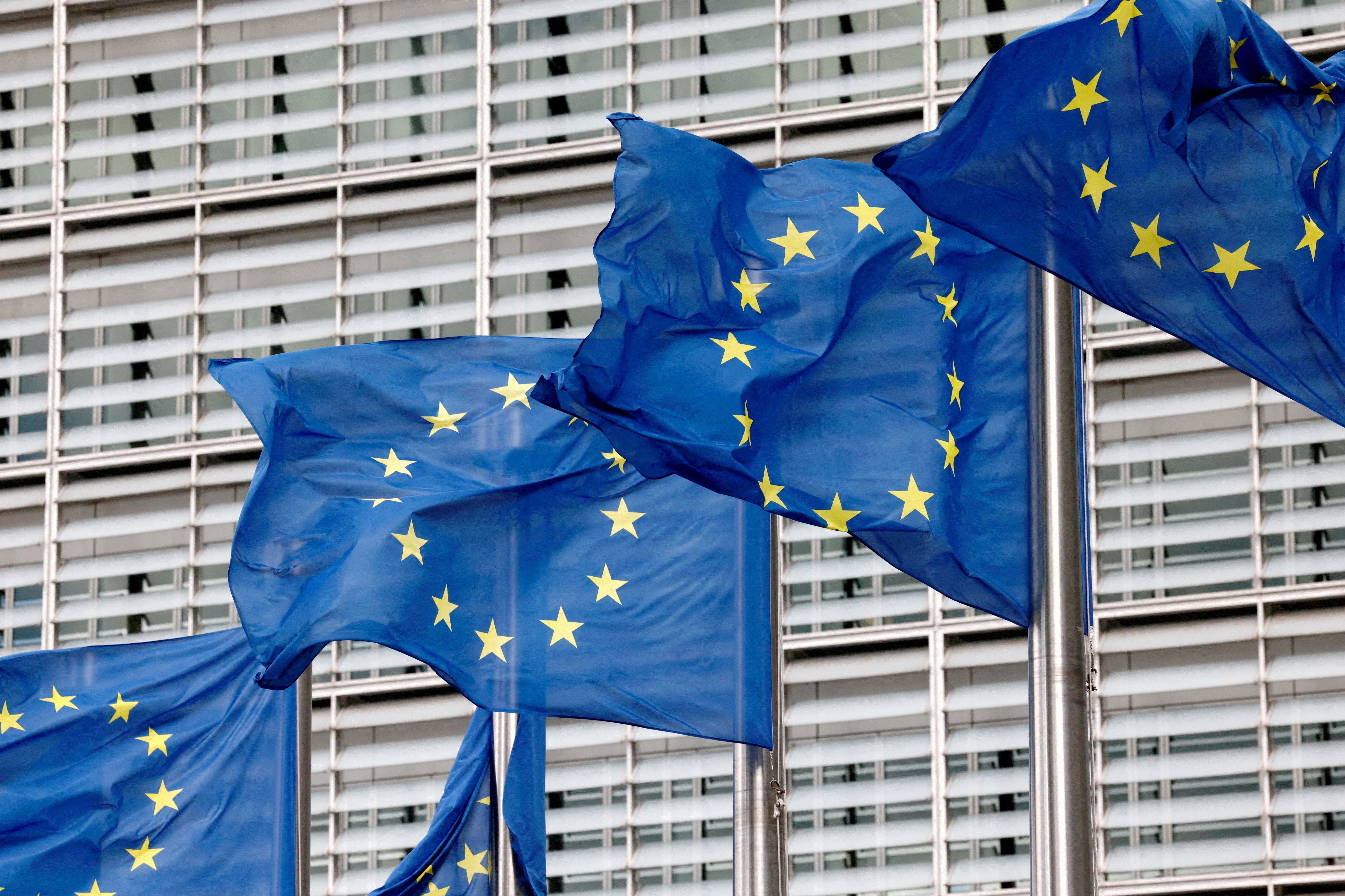 EU thong qua goi trung phat thu 9 voi Nga hinh anh