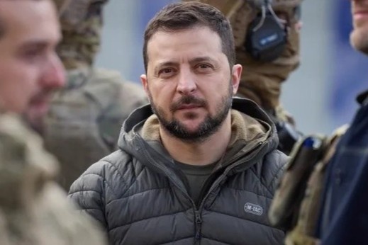 Tong thong Zelensky noi dang tren duong den My hinh anh