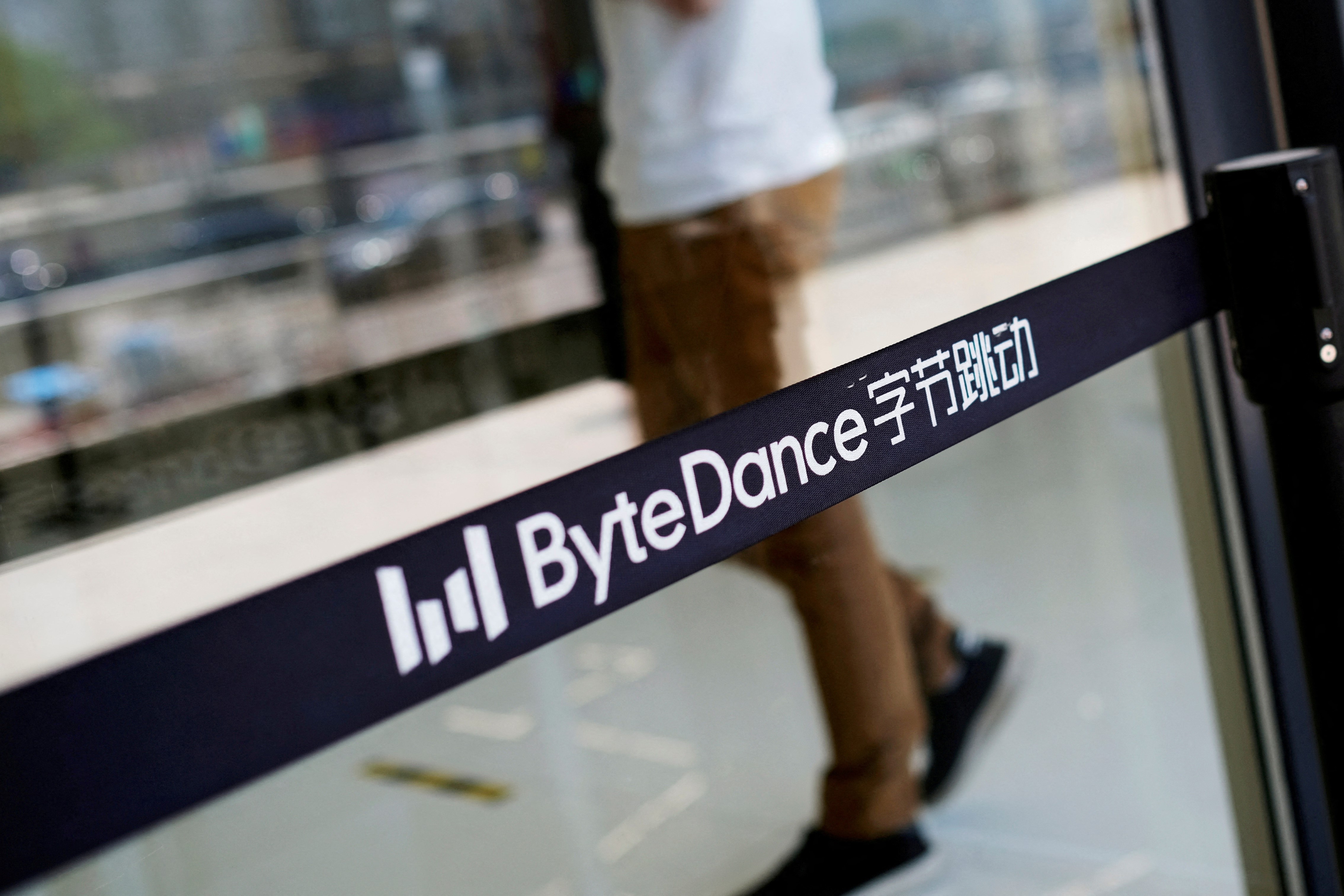 ByteDance sa thai nhan vien truy cap trai phep du lieu cua nha bao hinh anh