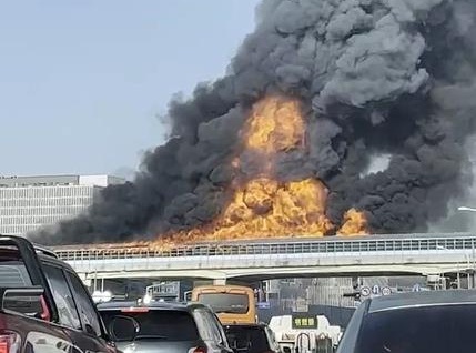 Chay ham cao toc tai Han Quoc, nhieu nguoi thiet mang hinh anh