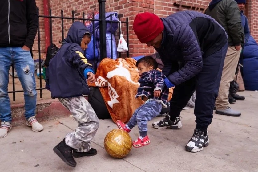 El Paso truc xuat nguoi di cu truoc chuyen tham cua ong Biden hinh anh